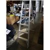 Image 1 : 6 FOOT ALUMINUM A FRAME LADDER