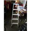Image 1 : LITE 5 FOOT A FRAME STEPLADDER