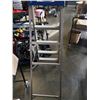 Image 4 : LITE 5 FOOT A FRAME STEPLADDER