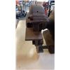 Image 2 : STANLEY 1/3HP VINTAGE ELECTRIC BENCH GRINDER