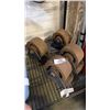 Image 1 : 4 HEAVY DUTY CASTORS