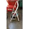 Image 2 : GORILLA LADDER 2 STEP LADDER