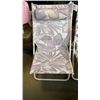 Image 2 : 2 PATIO LOUNGE CHAIRS