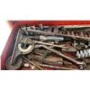 Image 3 : RED SNAPON TOOLCHEST AND 2 DRAWER SNAP ON TOOL BOX WITH CONTENTS
