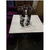 Image 1 : 50 NEW NECKLACES AND BRACELETS ON ROTATING JEWELRY DISPLAY