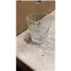 Image 4 : TRAY OF CRYSTAL AND ART GLASS