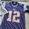 Image 2 : 2 SIZE XL NFL JERSEYS SEAHAWKS J.R. SWEEZY AND PATRIOTS TOM BRADY