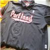 Image 2 : 2 BUTTON UP JACKETS LA LAKERS (3XL)  AND PORTLAND TRAIL BLAZERS (2XL)
