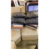 Image 1 : 8 DESIGNER PILLOWS