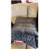 Image 2 : 8 DESIGNER PILLOWS
