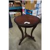Image 1 : BOMBAY CO ENDTABLE