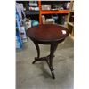 Image 3 : BOMBAY CO ENDTABLE