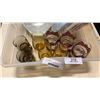 Image 2 : TRAY OF COLORED GLASSWARE