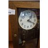 Image 2 : ELECTRIC MANTLE CLOCK WITH PENDULUM