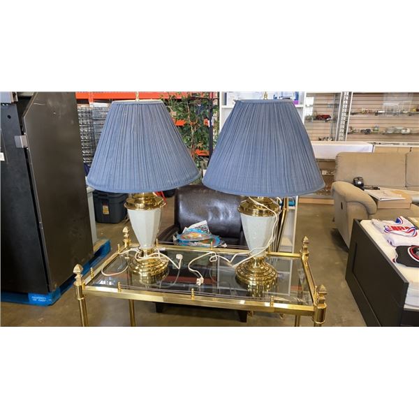 PAIR OF VINTAGE TABLE LAMPS