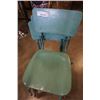 Image 3 : 4 METAL FRAME STACKING CHAIRS