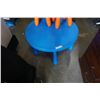 Image 4 : ROUND BLUE KIDS TABLE AND 4 ORANGE STOOLS