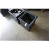 Image 4 : 2 MODERN PLANTERS