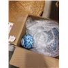 Image 3 : BOX OF WORLD WIDE COLLECTIBLES