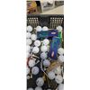 Image 2 : TRAY OF GOLF BALLS AND TEES