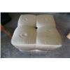 Image 2 : 2 OTTOMANS