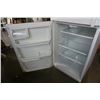 Image 7 : WHITE FRIGIDAIRE REFRIDGERATOR - WORKING