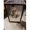 Image 8 : LOT OF VINTAGE FIGURES AND COLLECTABLES