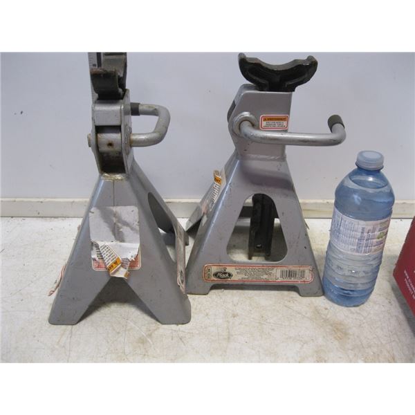 Set of Jack stands