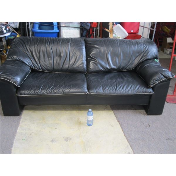 Leather Looking Love Seat Nice Condition