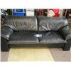 Image 3 : Leather Looking Love Seat Nice Condition
