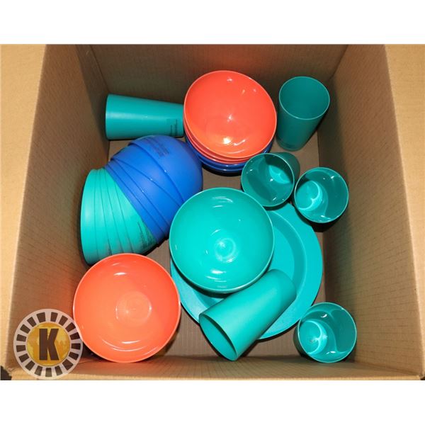 BOX OF NEW SUMMER OUTDOOR DISHES