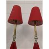 Image 4 : Vintage red table lamps.