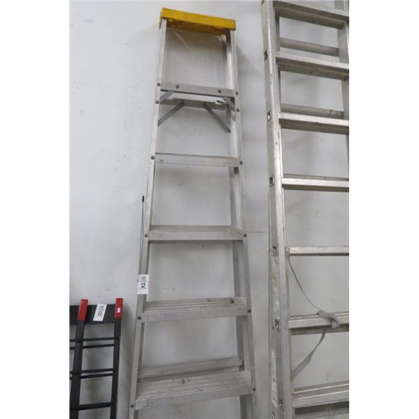 8' Aluminum Stepladder