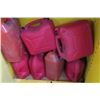 Image 2 : 13-Gas/Fuel Cans - 13 X $