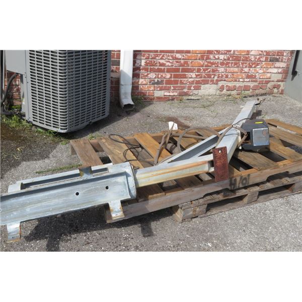 Galvanized Pole Mount Approx. 2K Lb. Cap Boat Davit