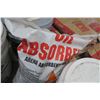 Image 4 : Pallet Lot of Paint & Oil Absorbant - Paint Pails Partially Filled