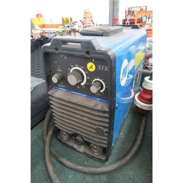 Miller Maxstar 200 T16 Welder