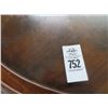 Image 2 : Small Mahogany Oval Side Table