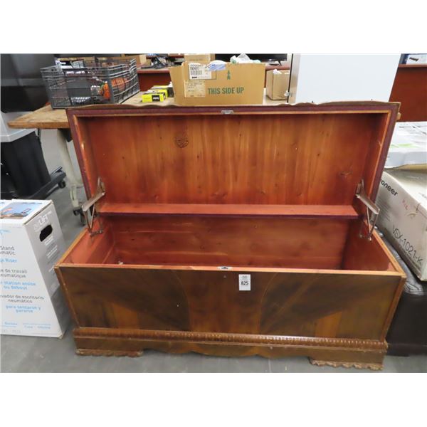 Roos Cedar Trunk