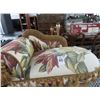 Image 2 : Mini Floral Print Settee Sofa