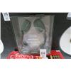 Image 1 : Wireless Headphones & Holiday Décor