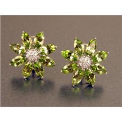 A PAIR OF 18K WHITE GOLD DIAMOND AND PERIDOT FLOWERHEAD-FORM EARRINGS