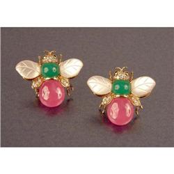 A PAIR OF 18K YELLOW GOLD DIAMOND, EMERALD, MOTHER-OF-PEARL AND JADE BEE-FORM EARRINGS