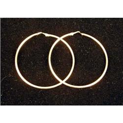 A PAIR OF 18K YELLOW GOLD HOOP EARRINGS