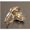Image 4 : AN UNMARKED WHITE GOLD AND DIAMOND RING