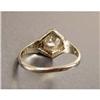 Image 4 : A PLATINUM AND DIAMOND RING