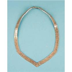 A 14K YELLOW GOLD AND BRUSHED GOLD NECKLACE