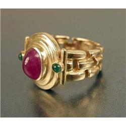 A 14K YELLOW GOLD, RUBY AND EMERALD RING