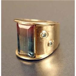 A 14K YELLOW GOLD AND PURPLE AND GREEN HARDSTONE RING