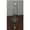 Image 2 : 17.5" OIL LAMP WITH CHIMNEY